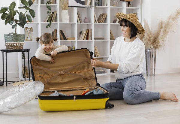 full-shot-woman-girl-with-luggage full-shot-woman-girl-with-luggage